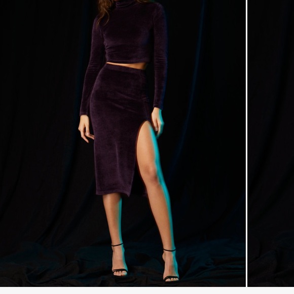 Velvet skirt with slit - Picture 4 of 6